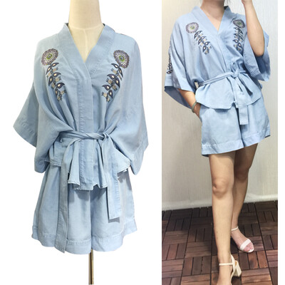 

2018 new fashions ladies leisure suits blue belts bat sleeves Embroidered Shorts suits