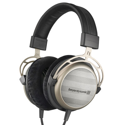 

Beyerdynamic T1 II, носящий новое поколение флагманской гарнитуры TESL HIFI
