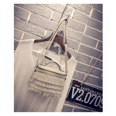 

Новые сумки кожаные Мини женщины сумки ведро кисточкой заклепки моды женщин сумки посыльного бренд дизайнер сумки на ремне сумки посыльного / Креста тела сумка перемётные сумки