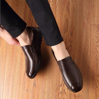

New style mens shoes leather business breathable leisure hollow-out mens shoes middle-aged hole dad sandals