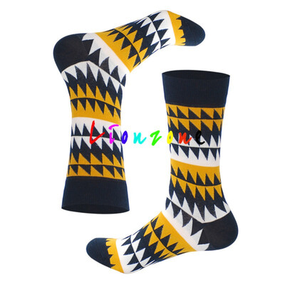 

LIONZONE 2018 New Arrived Happy Socks Neutral Lovers Crazy Striped Totem Crown And Letter Combed Cotton Socks