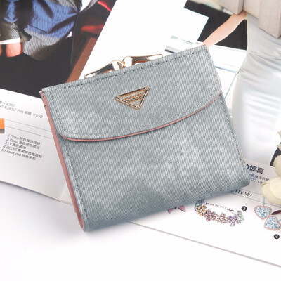 

Korean version of Lady wallet fashion bag printing trend short money leisure vertical Joker card girl