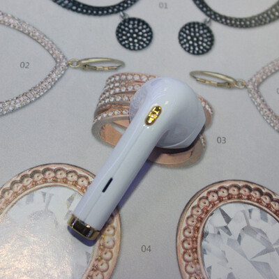 

I7 Bluetooth headset binaural wireless hanging ear type ultra small mini invisible sports earplugs in-ear universal