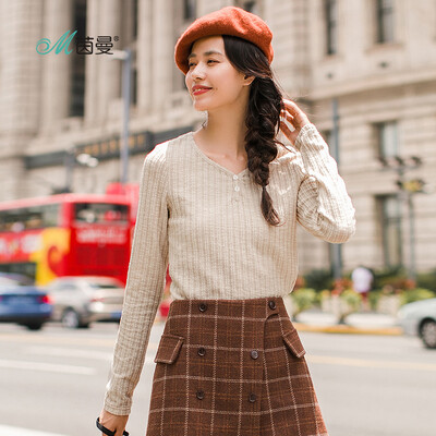 

INMAN 2018 autumn new solid color V-neck button literary fan vertical stripes long-sleeved T-shirt female 18830VP21221 beige white M