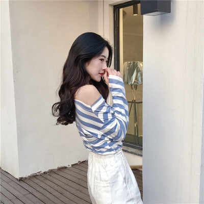 

Womens Lovely Off Shoulder T-shirt Loosen Boat Neck Top T-shirt Fashion Flare Sleeve Pullover Blouse 3Colors