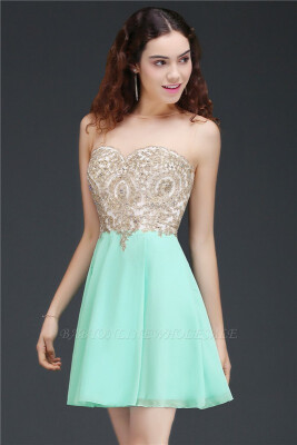 

Sheath Jewel Chiffon Short Homecoming Party Dresses With Applique