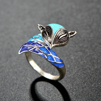 

The ring was originally created with Foxs living ring