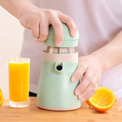 

UpperX Orange Juicer Hand Manual Natural Straw Material Lemon Juice Press Squeezer Fruits Squeezer Citrus Juicer Fruit Reamers