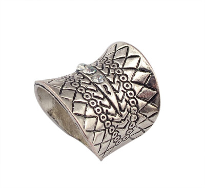 

Idealway Vintage Ethnic Retro Carved Totem Pattern Inlay Rhinestone Statement Finger Ring Women Jewelry