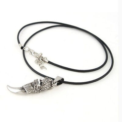 

New Arrival Tribal Wolf Head Pendant Statement Choker Necklace For Men 1PCS