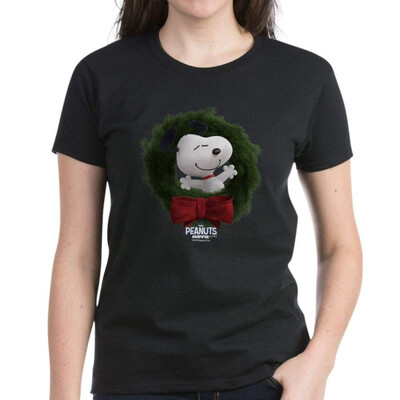 

CafePress - Snoopy - Christmas Wreath Womens Dark T-Shirt - Womens Cotton T-Shirt