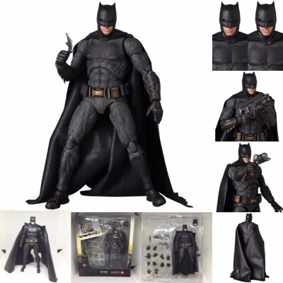 

Justice League DC MAFEX Batman No 056 PVC Action Figure Toy Doll