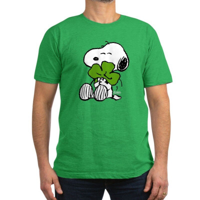 

CafePress Snoopy Hugging Clover - Mens Fitted T-Shirt Stylish Printed Vintage Fit T-Shirt