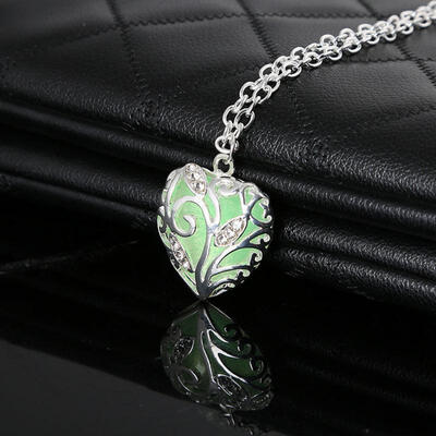 

1x Luminous Heart Shape Fairy Locket Glow In The Dark Pendant Necklace Jewelry