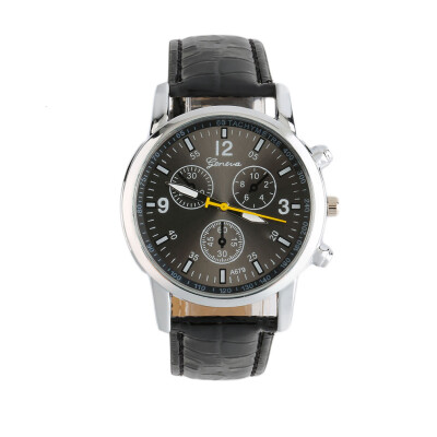 

Cool Quartz Wrist Watch With Analog Round Dial And Leather Watch Band