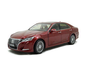 

1:18 scale Toyota Crown 2015 diecast model car red