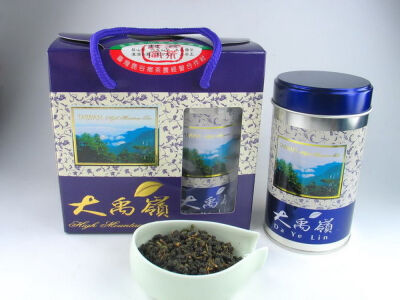 

Hand-Harvested Taiwan Dayuling Oolong 150g in Tin 5.3oz