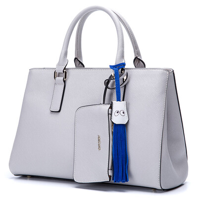 

Aokang woman bag Korean version of the shoulder Messenger bag handbag package bag 8612309083 blue
