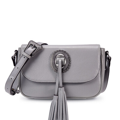 

Yinman (INMAN) simple fashion series of the first layer of leather handbags ancient silver metal buckle decorated shoulder Messenger bag tassel bag 6872030012 gray