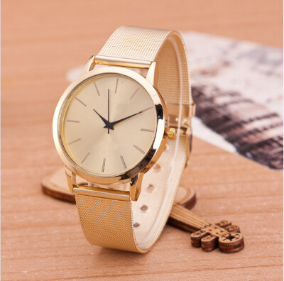 

Fashion Women Watch Golden Stainless Steel Band Quartz Wrist Watches240101