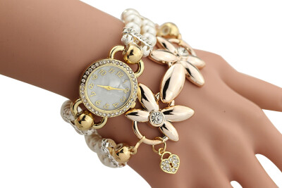 

Fashion Luxury Pearl Bracelet Quartz Watches Womens Watch Casual Wrist watches(white)240118