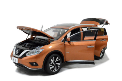 

1:18 scale Nissan Murano 2015 diecast model car brown