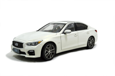 

118 scale Infiniti Q50 2014 diecast model car white