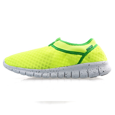 

(XTEP) Men's lightweight breathable pedal travel sports shoes 985219329723 yellow green 45
