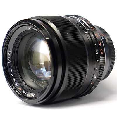 

Fuji (FUJIFILM) XF56mm F1.2 R APD фокусировка в объективе уникального следа фильтра для создания виртуального плавления, такого как гладкая и гладкая