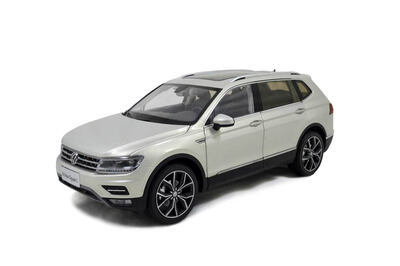 

Paudi 118 Scale VW Volkswagen New Tiguan L 2017 Silver Diecast Model Car