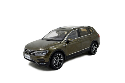 

1:18 Масштаб VW Volkswagen Новый Tiguan L 2017 Модель коричневого цвета Diecast