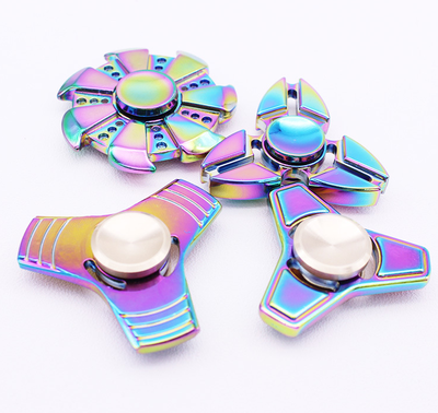 

Цвета радуги алюминия металла Tri руки палец Spinner непоседа EDC стол игрушка гироскопа