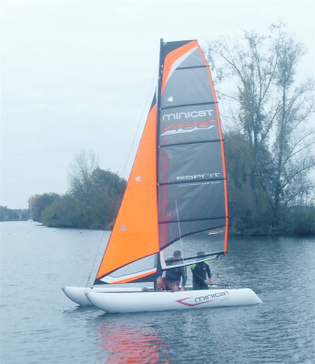 

MINICAT Inflatable Catamaran