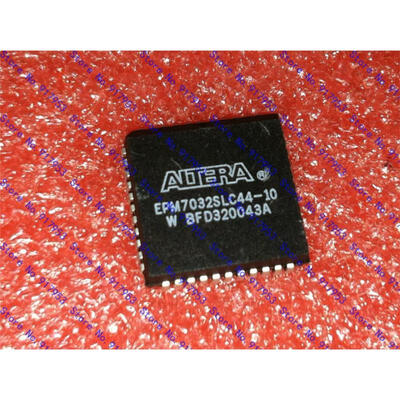 

10PCS Free shipping EPM7032SLC44-10