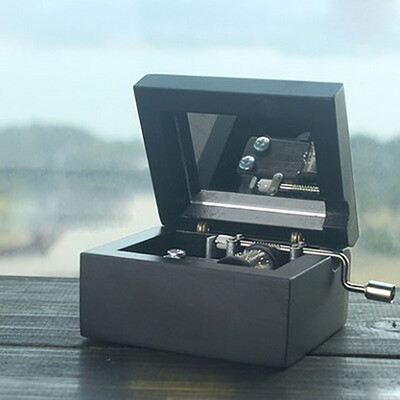 

2017 fashion creative wooden music box sky city hand-style wooden octave box birthday gift exquisite ornaments