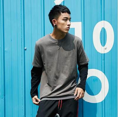 

Japanese men's original fake two round neck sets of men's sweater casual jacket tide