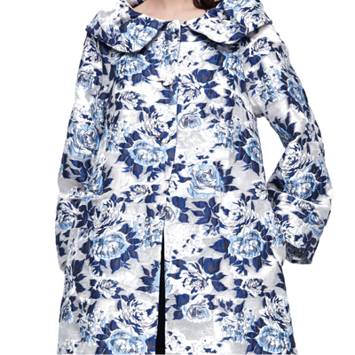 

Floral pattern embroidered white overcoat