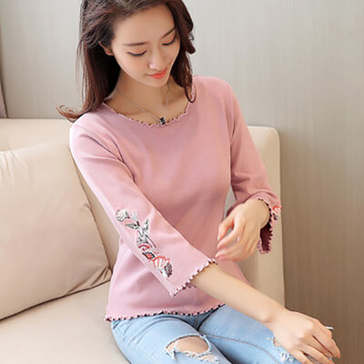 

2017 Autumn new women's embroidery sweater sweater women's head trumpet sleeves short section Slim shirt