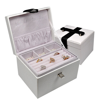

Loves one love jewelry box gift European style color jewelry storage box birthday gift Valentines Day gift white