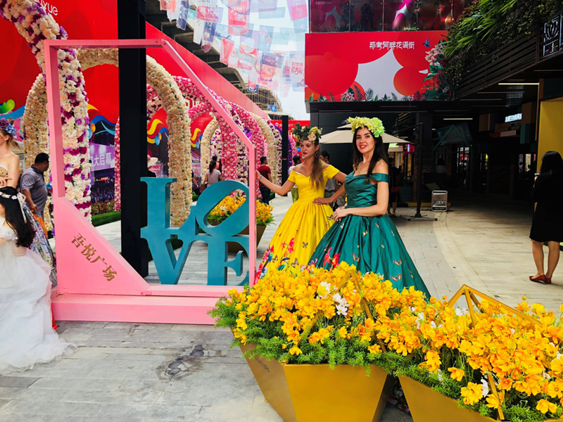 比世界杯更火爆的,是南宁这条超美花街!