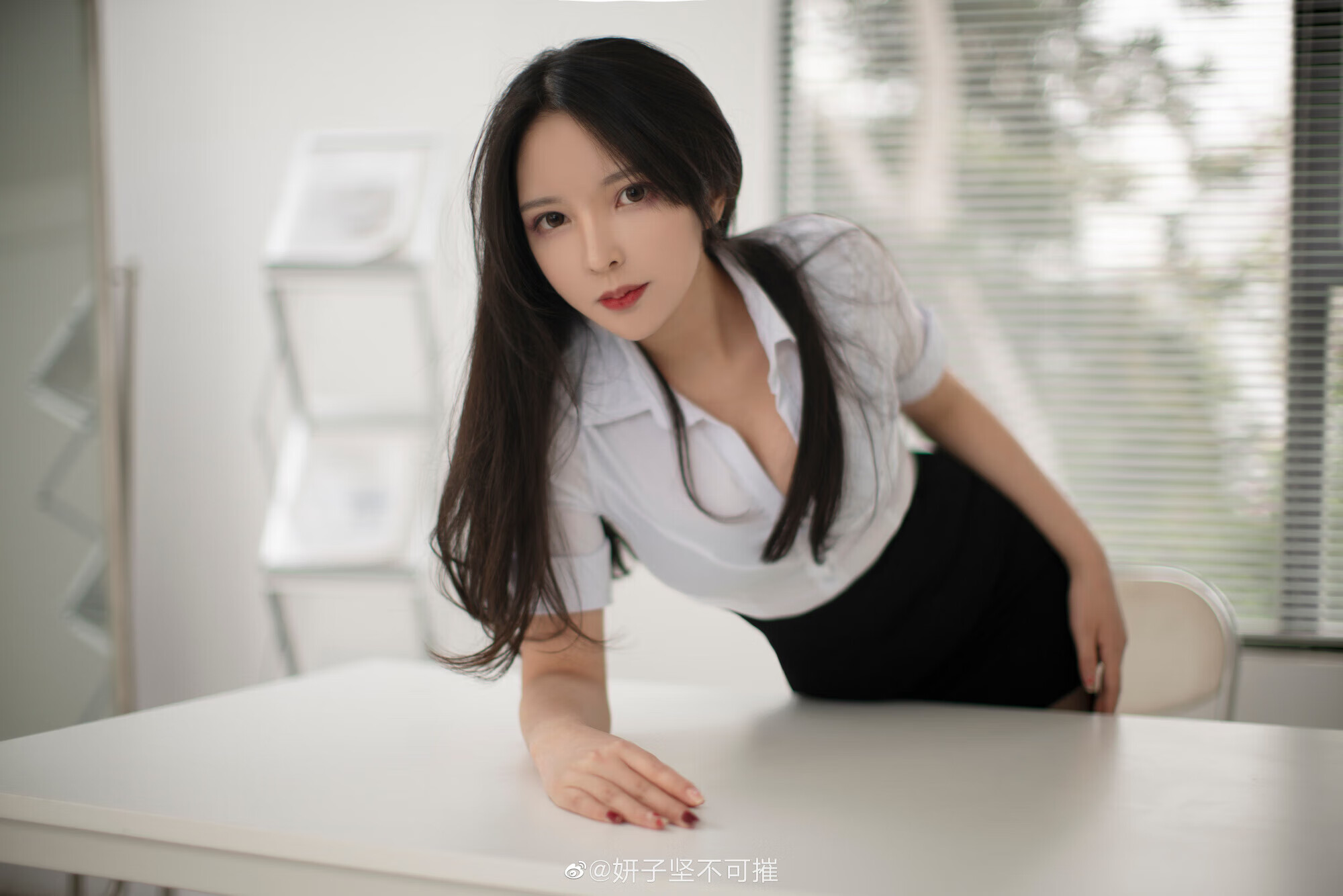 微博气质美女博主——妍子坚不可摧，完全没有一点的抵抗力 -第1张图片