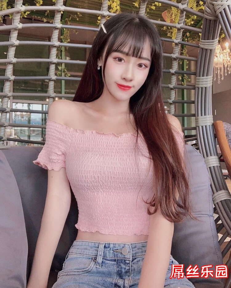 露腿美女镰田紘子翻看男朋友手机居然发现他是渣男