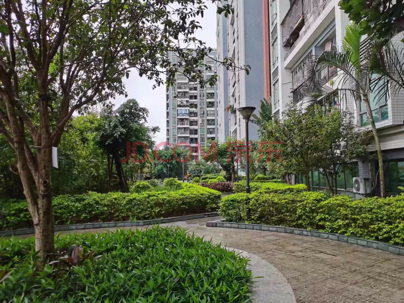 深圳市宝安区龙华街道梅龙大道与清湖路交汇南侧清湖.