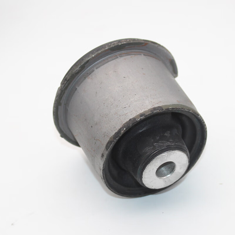 适用于适配现代瑞纳汽车悬挂摆臂减震后桥胶套橡胶衬套原装配件 前轮