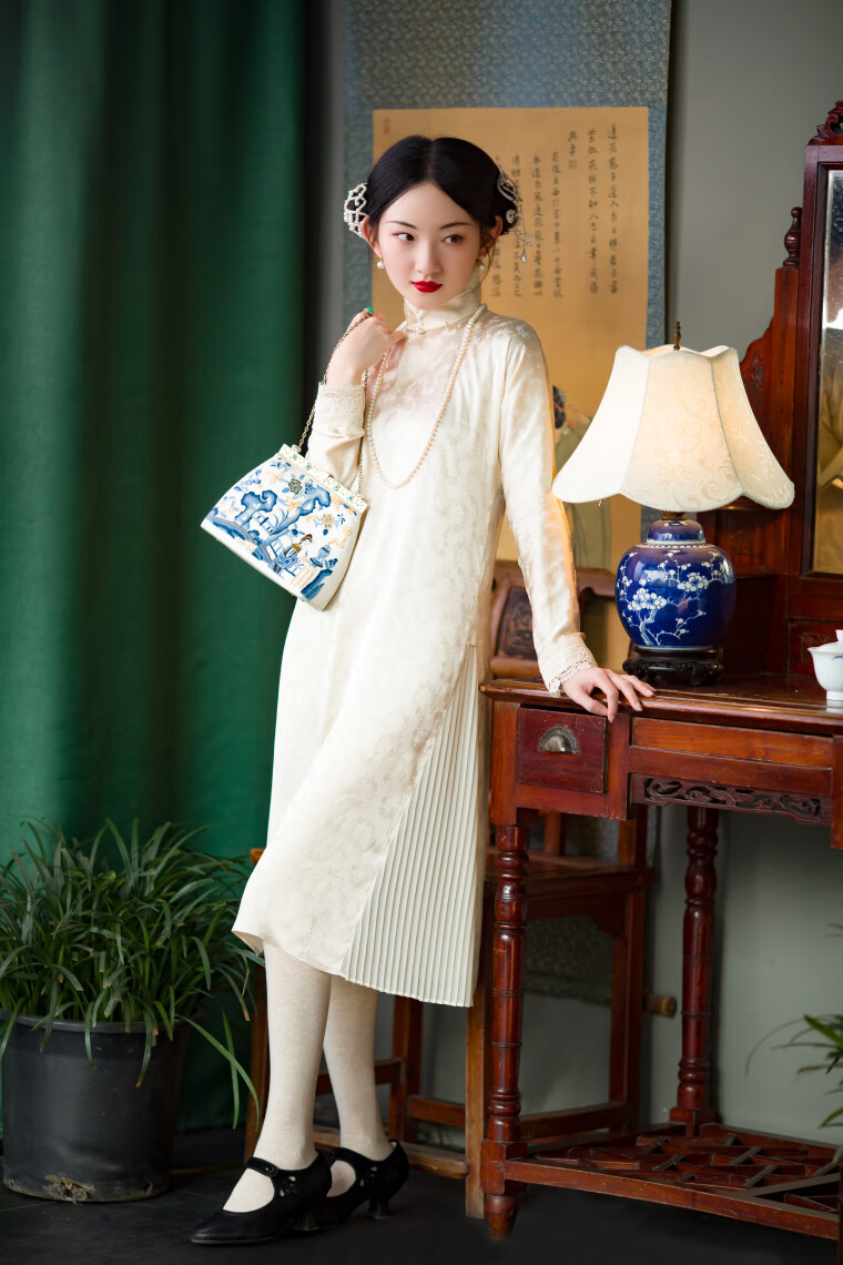 素妆迟丨2022春季新款丨元宝领提花蕾丝花边复古民国风旗袍日常女米