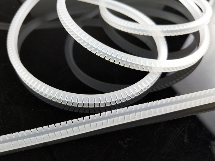 进线出线防割包边保护带 齿形护线卡条 塑料绝缘护线套 护线齿条 kg