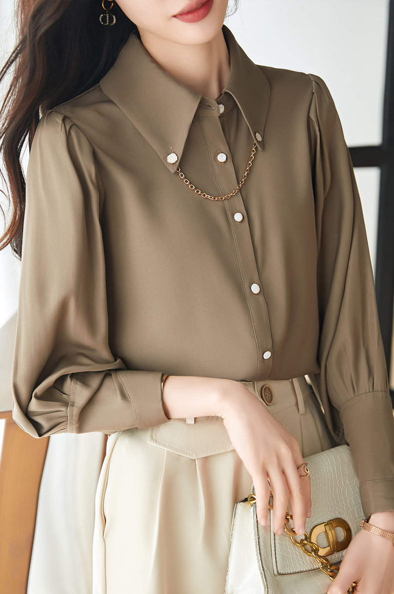 秦菲米杏色衬衫女春季2022新款时尚气质高级感休闲方领灯笼袖衬衣设计