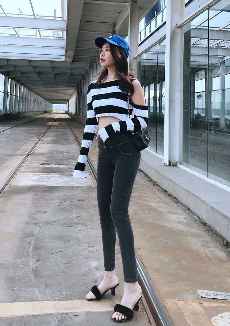 木宸蜜桃臀低腰牛仔裤女紧身春秋薄款2022春季烟灰色提臀高弹力性感