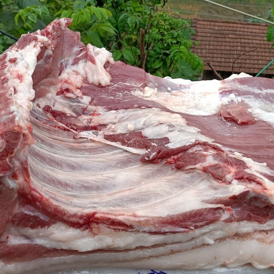 贵州农村本地猪肉现杀新鲜带骨后腿肉五花肉肋条肉喂熟食猪肉五花肉5