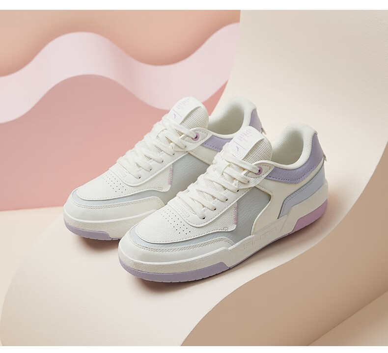 安踏板鞋女鞋秋季新款复古革面潮流休闲鞋女士舒适防滑低帮运动鞋官方